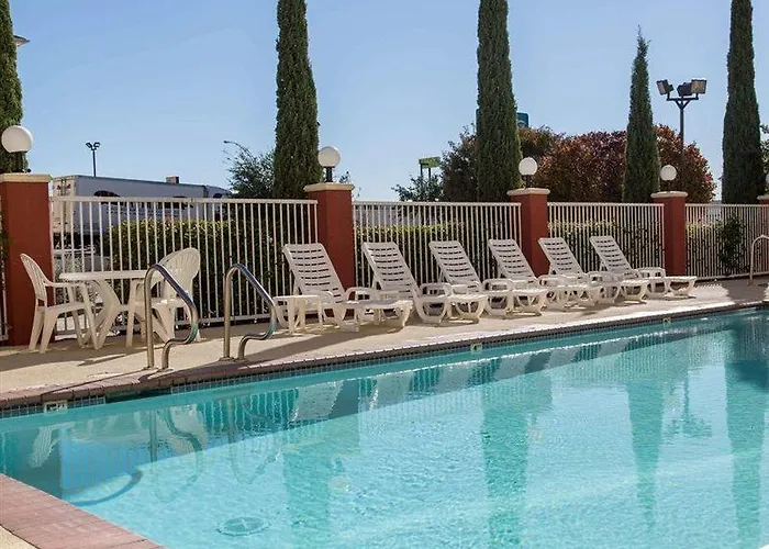 Comfort Worth North Fossil Creek Hotel 4*