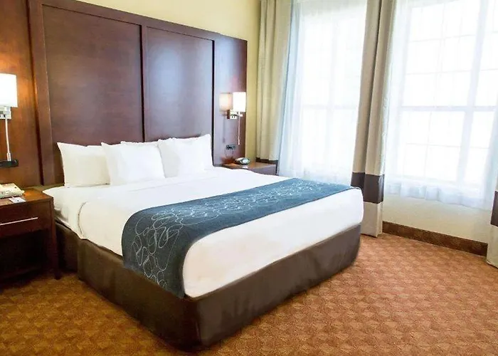 Comfort Worth North Fossil Creek Hotel 4*