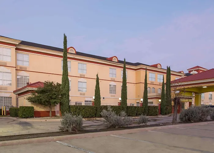 Hotel Comfort Worth North Fossil Creek 4*